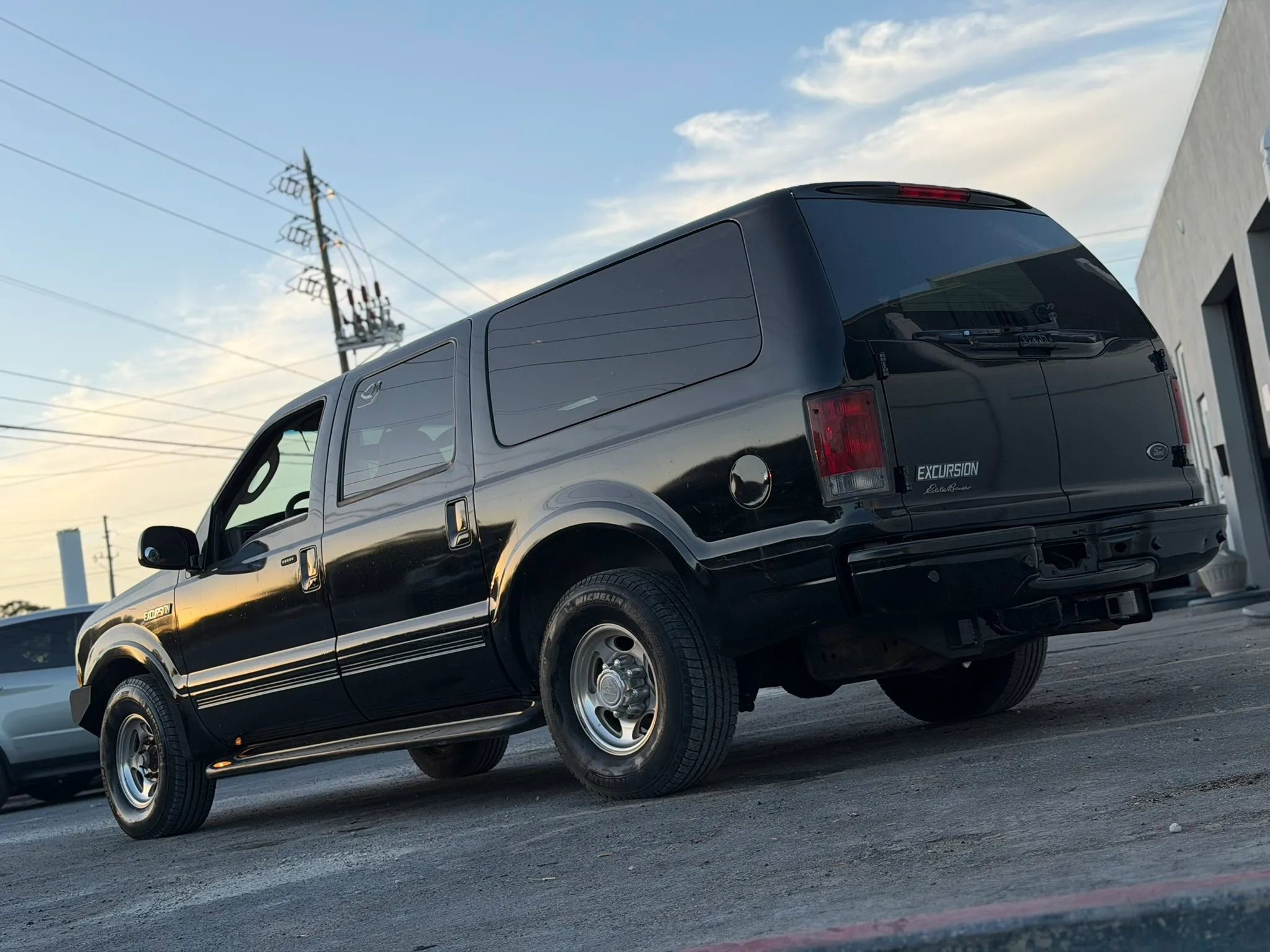 Used 2003 Ford Excursion Eddie Bauer RWD image 3