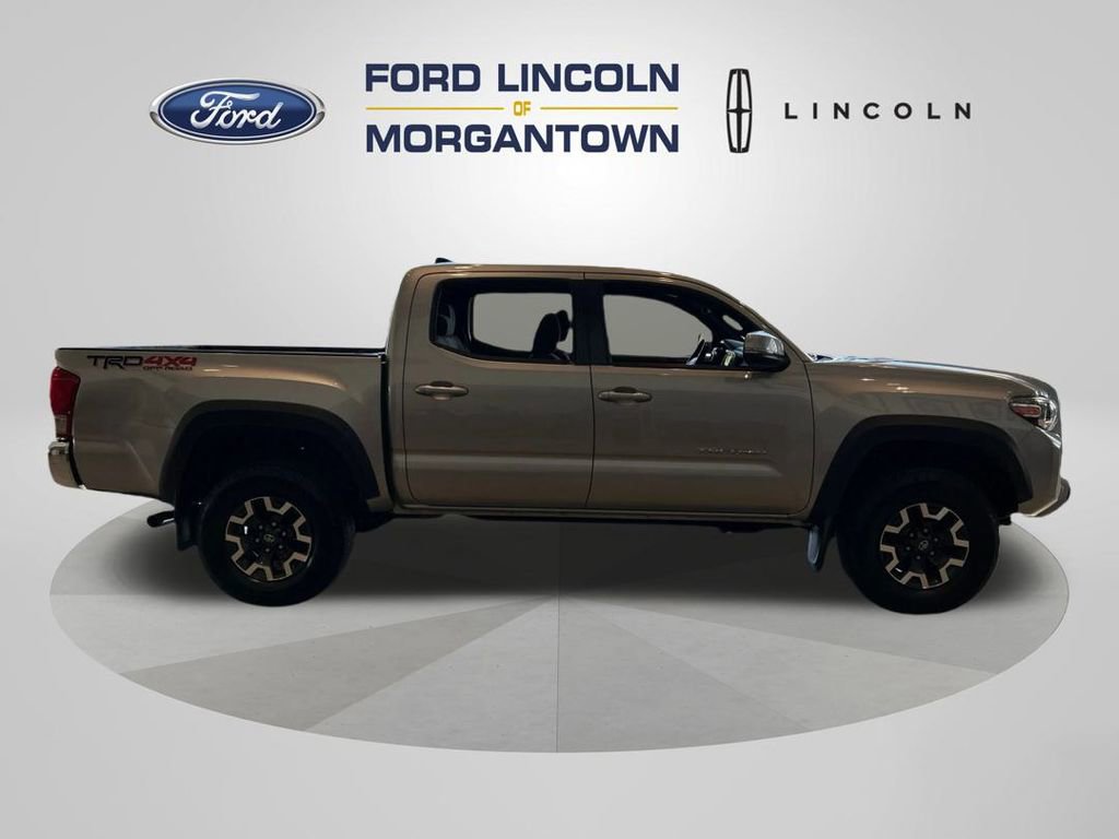 Used 2016 Toyota Tacoma TRD Off-Road image 4