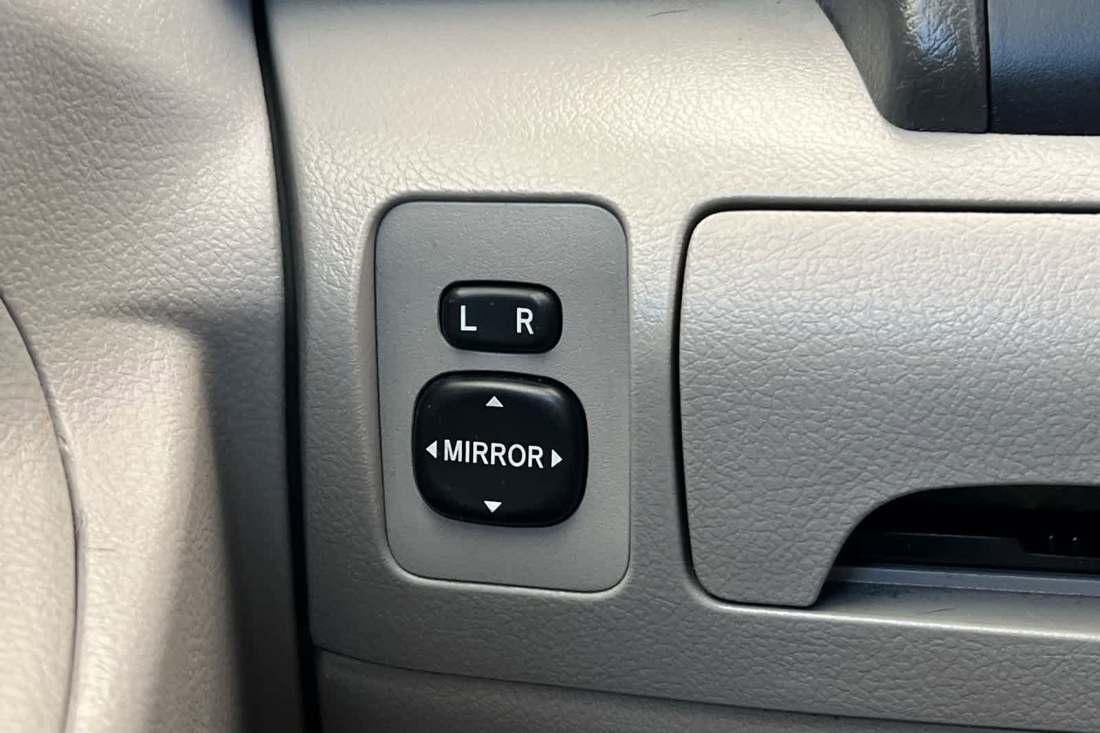 Used 2007 Toyota Camry CE FWD image 26