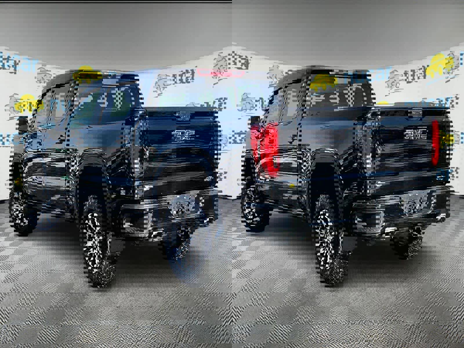 Used 2023 GMC Sierra 1500 AT4 w/ Technology Package image 4