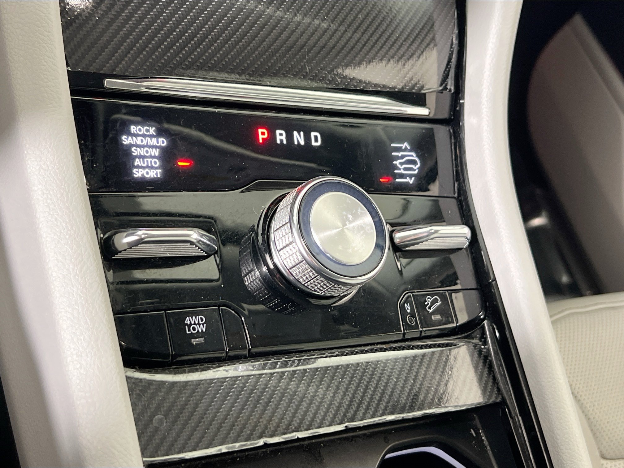 Used 2022 Jeep Grand Cherokee Overland AWD/4WD image 17