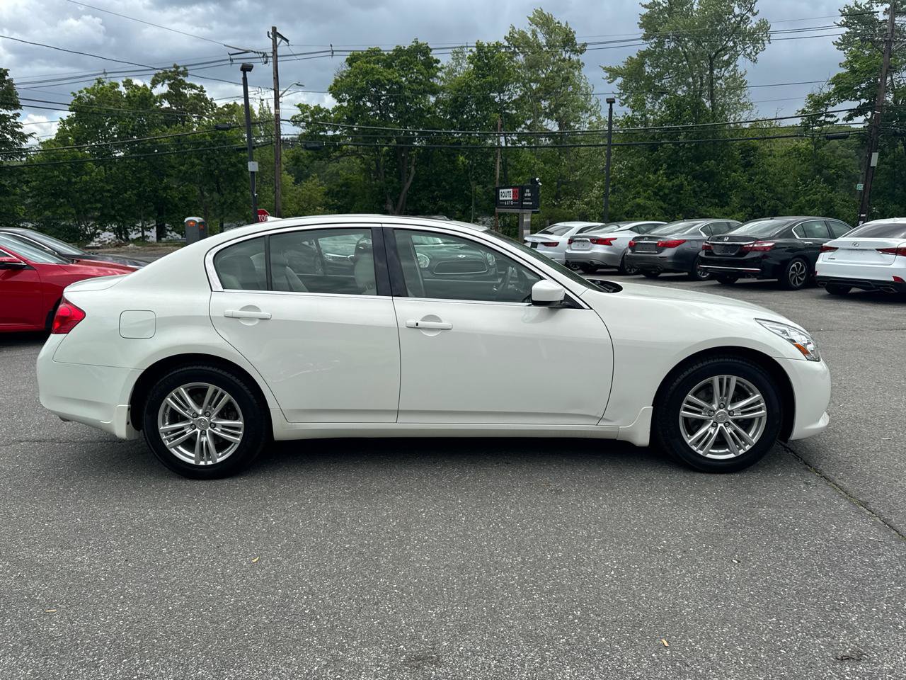 Used 2013 INFINITI G37 x Sedan w/ Premium Pkg AWD/4WD image 7