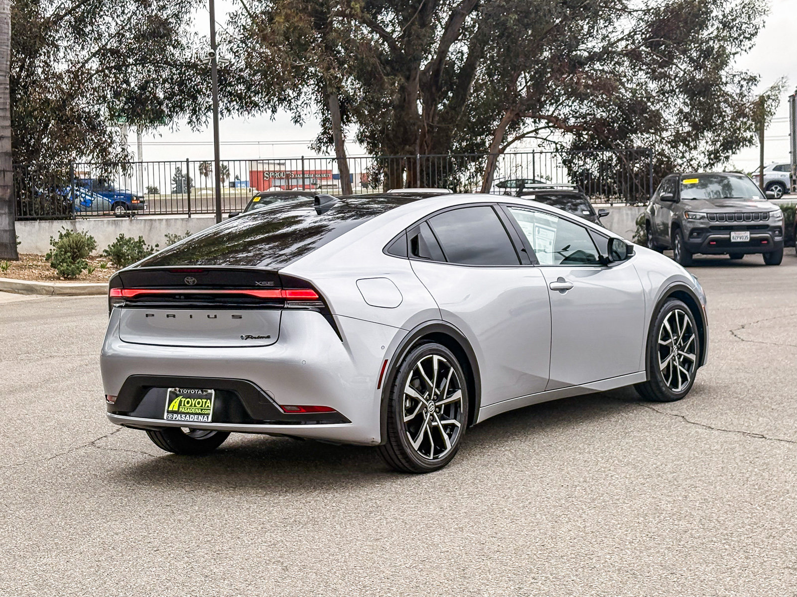 Used 2024 Toyota Prius Prime Premium w/ Advanced Technology Package FWD image 6