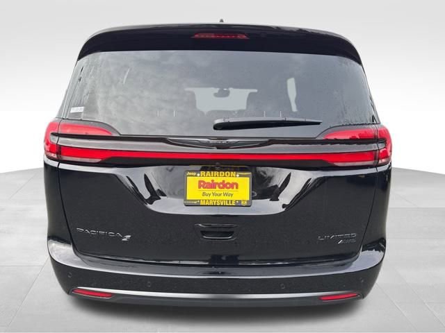 New 2026 Chrysler Pacifica Limited image 6