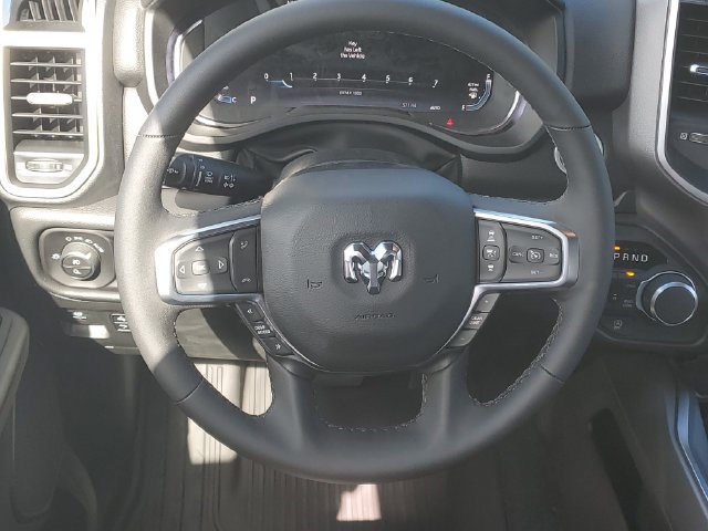 New 2026 RAM 1500 Big Horn AWD/4WD image 13