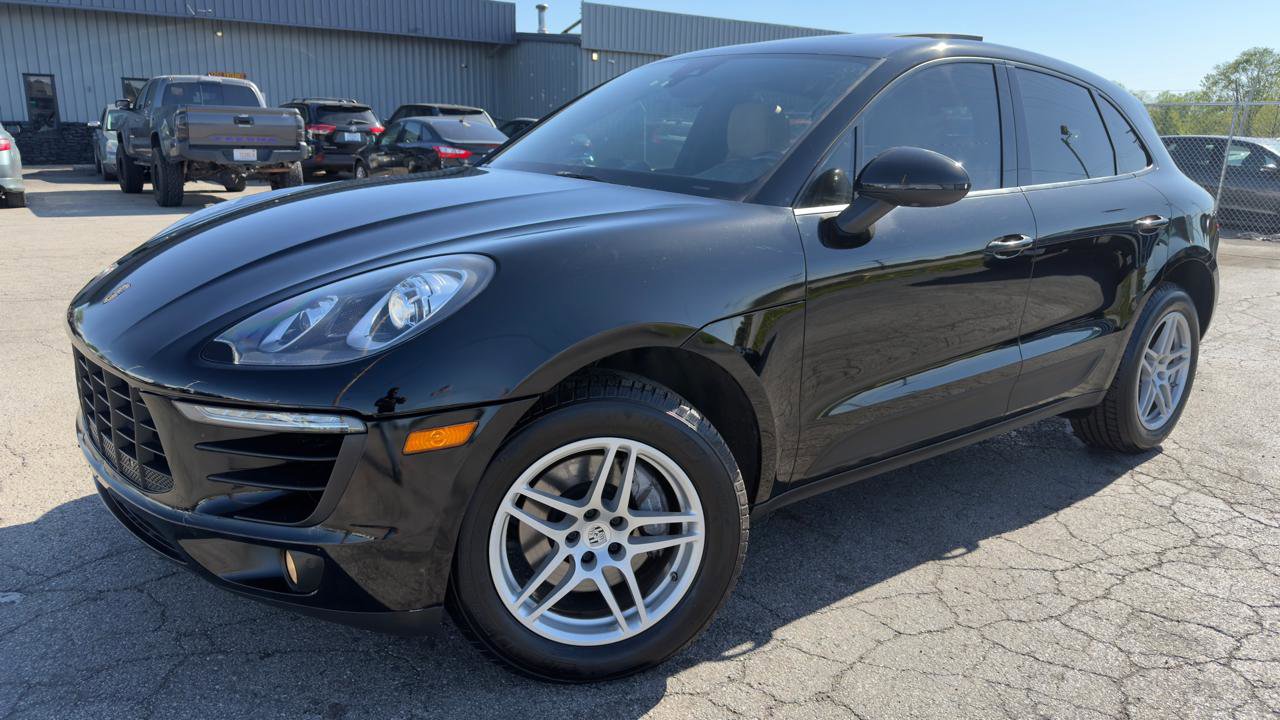 Used 2017 Porsche Macan AWD/4WD image 3