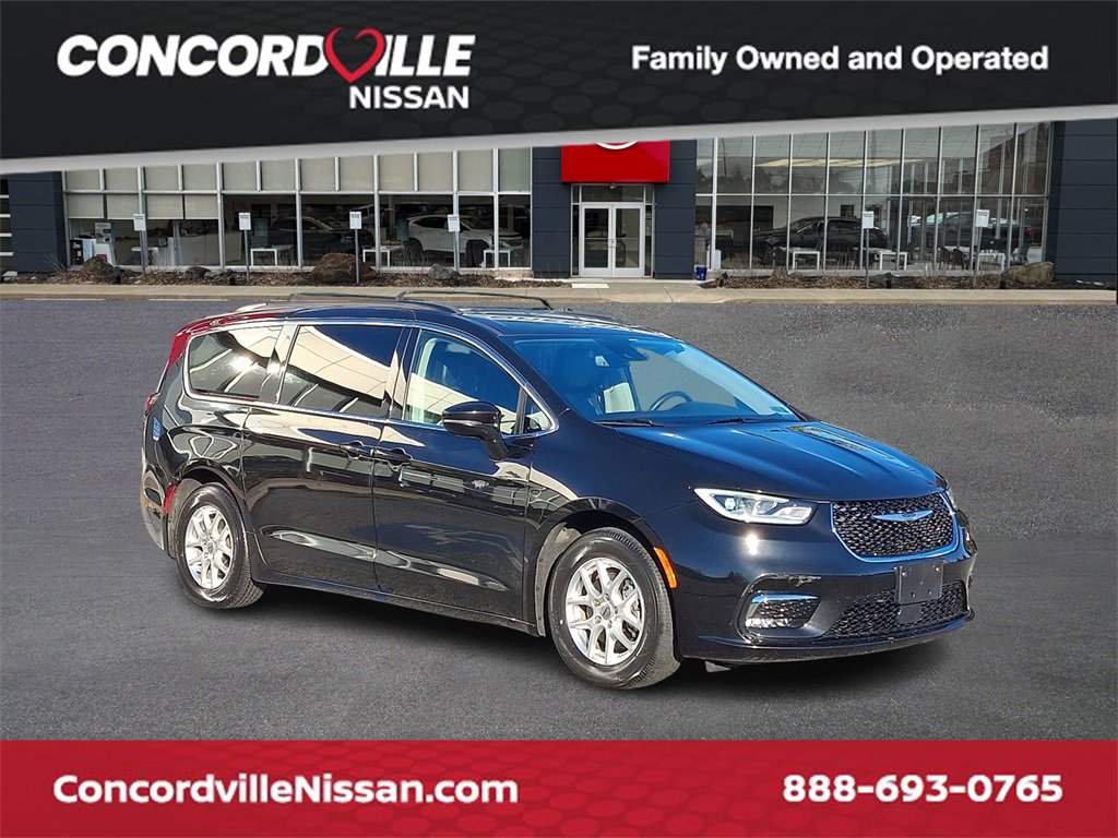 Used 2022 Chrysler Pacifica Touring-L