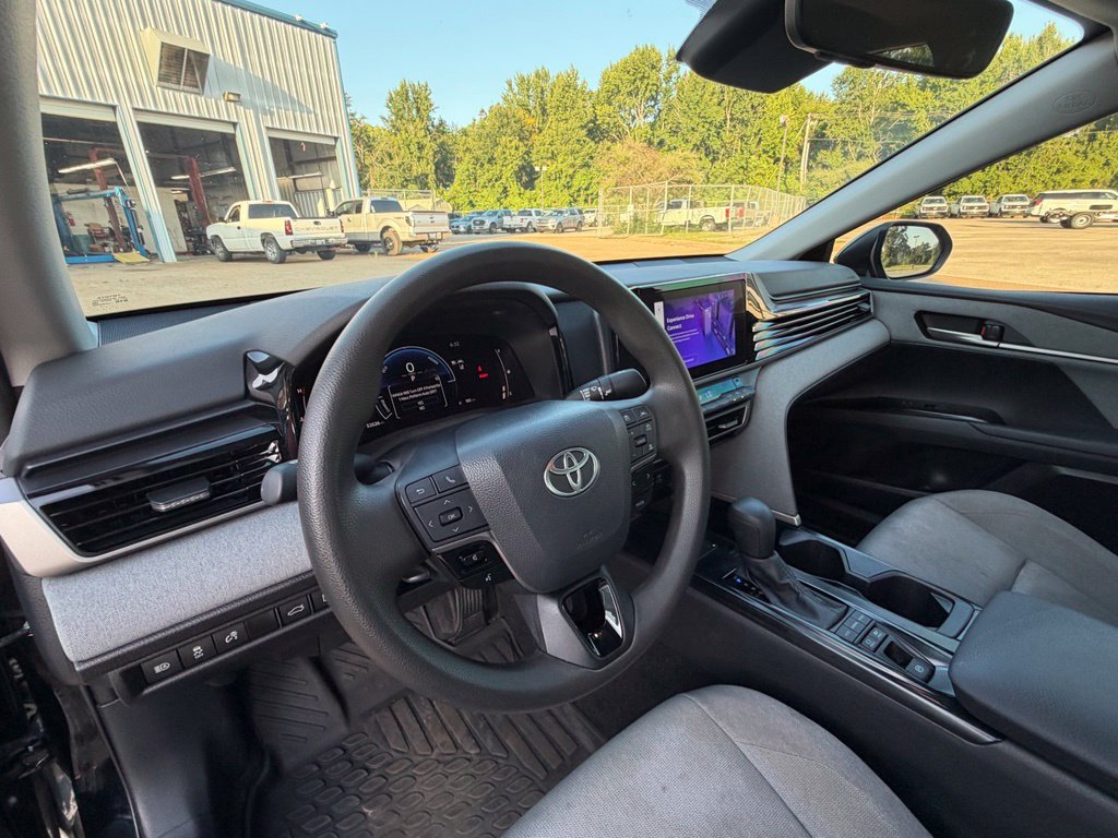 Used 2025 Toyota Camry LE FWD image 17