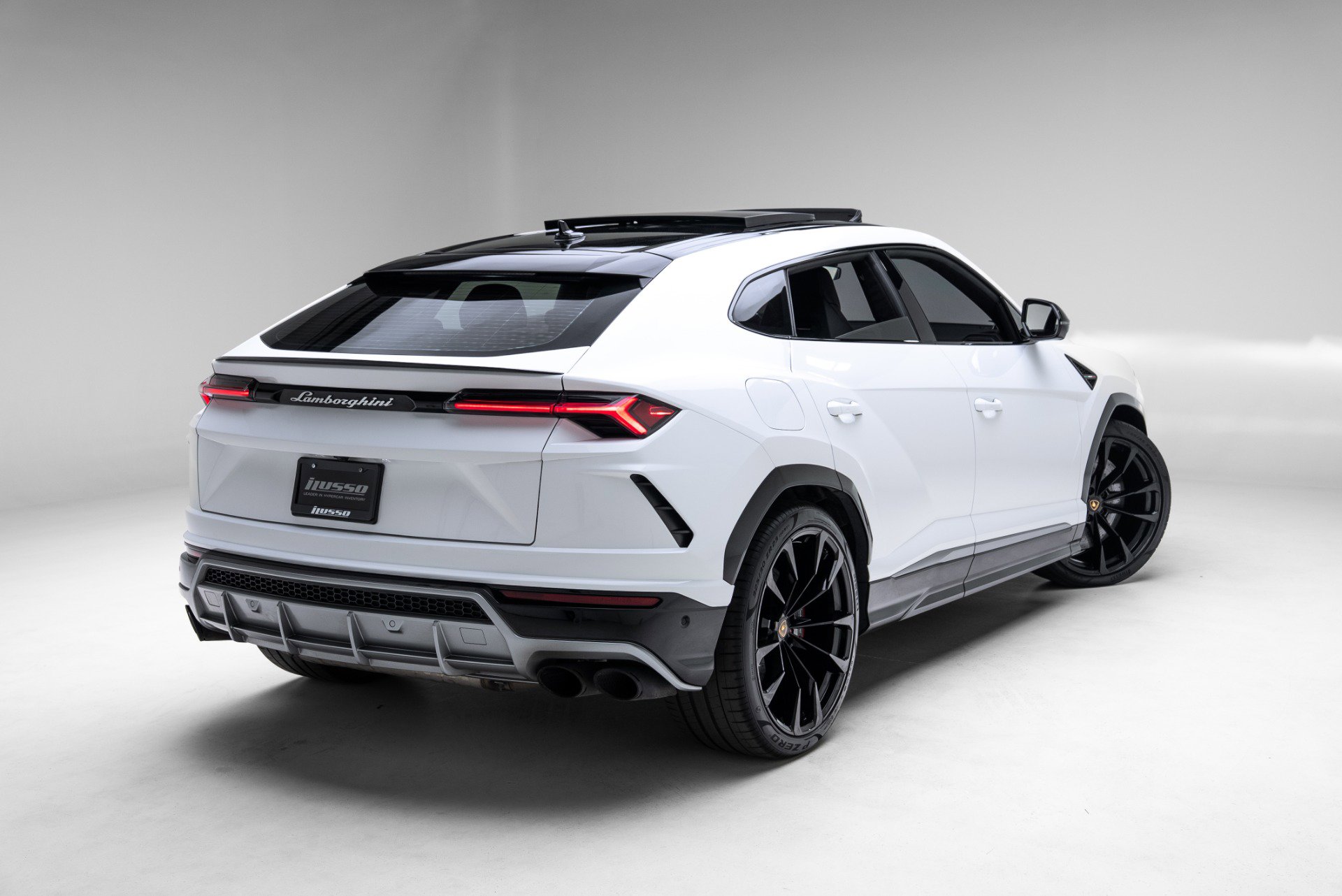 Used 2021 Lamborghini Urus AWD/4WD image 46