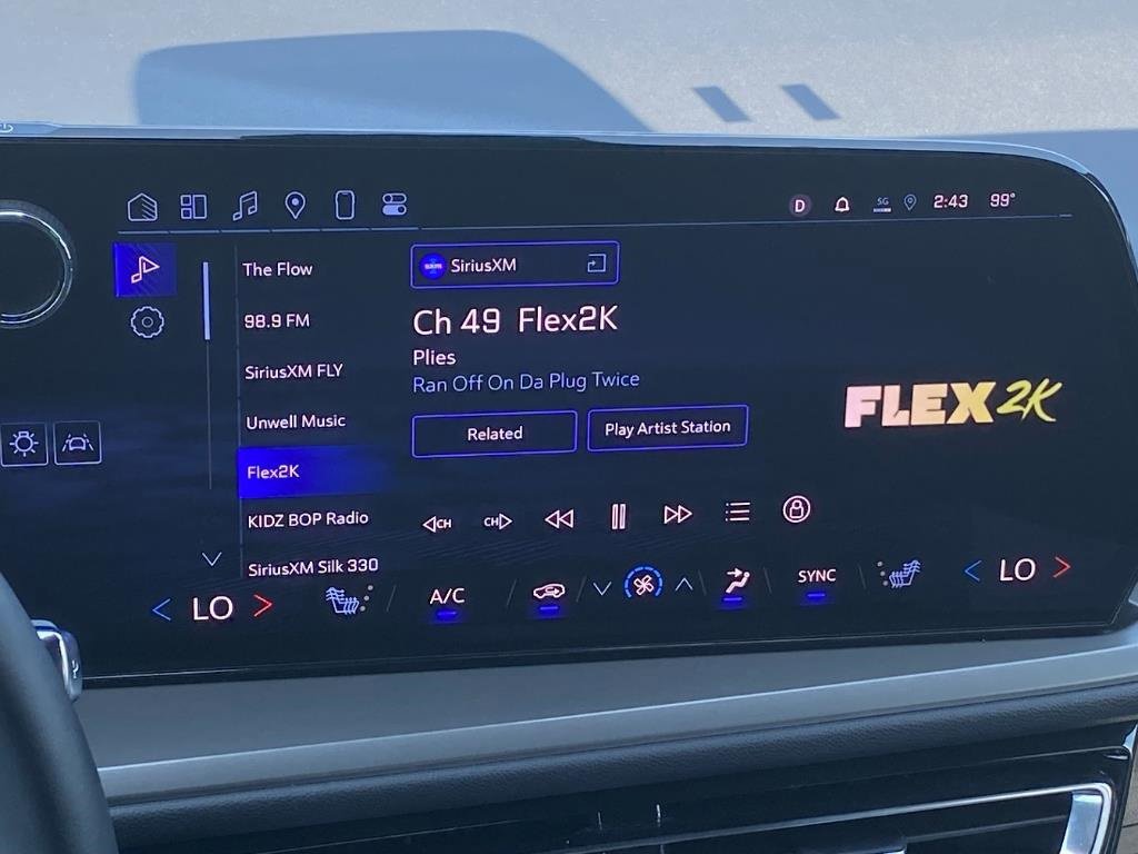 Certified 2025 Chevrolet Traverse LT image 10