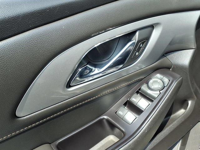 Used 2020 Chevrolet Traverse LT FWD image 13