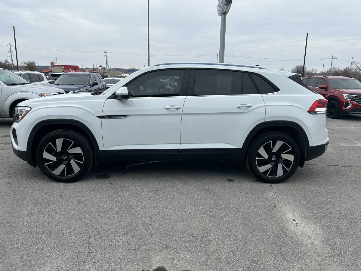 Used 2024 Volkswagen Atlas Cross Sport SE image 6