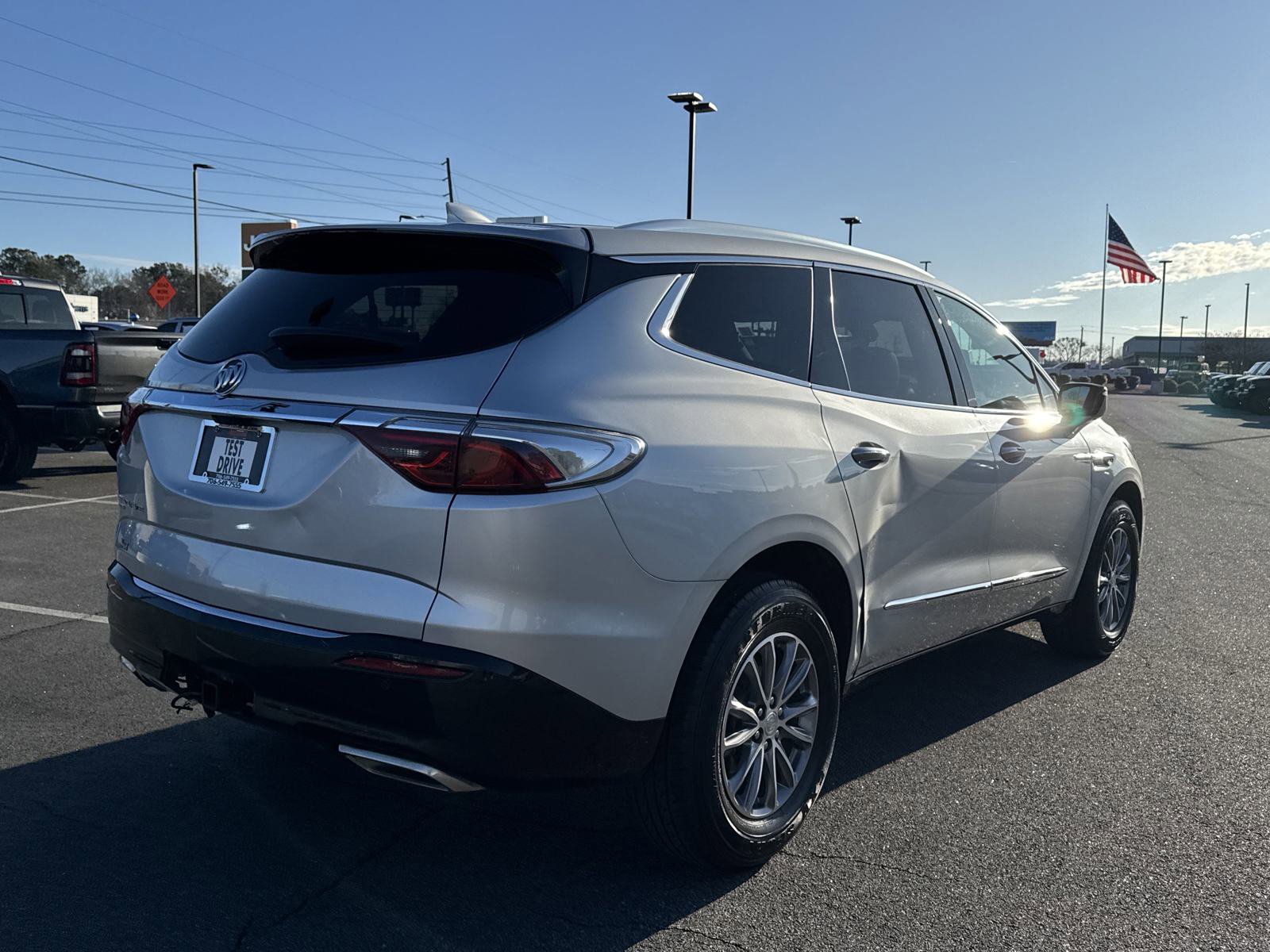 Used 2022 Buick Enclave Premium image 7