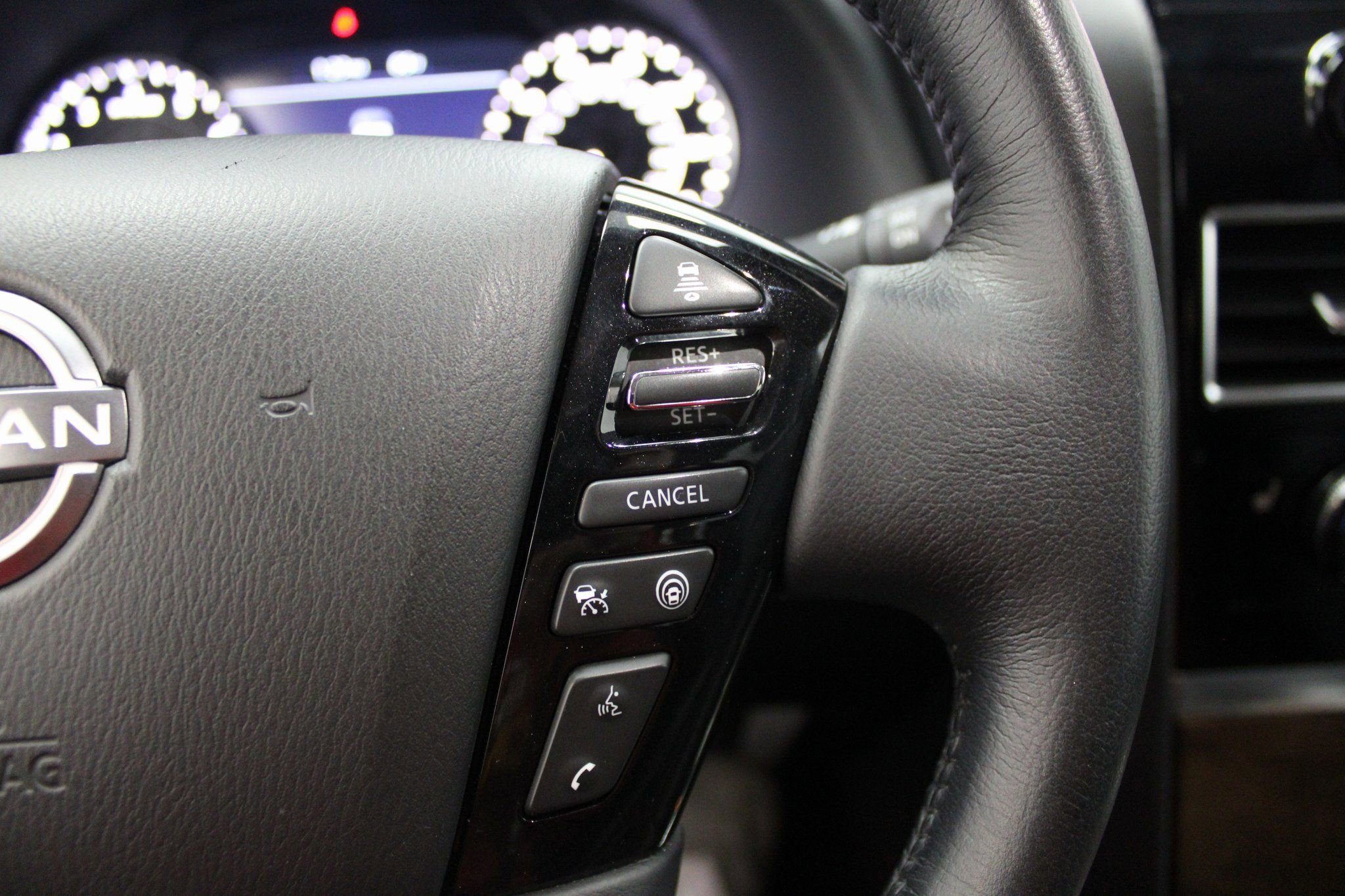 Used 2024 Nissan Armada SL image 37