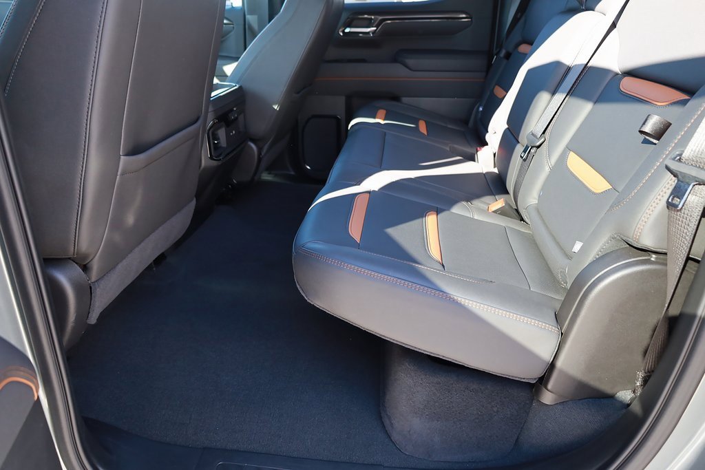 Used 2025 GMC Sierra 1500 AT4 w/ Technology Package image 17