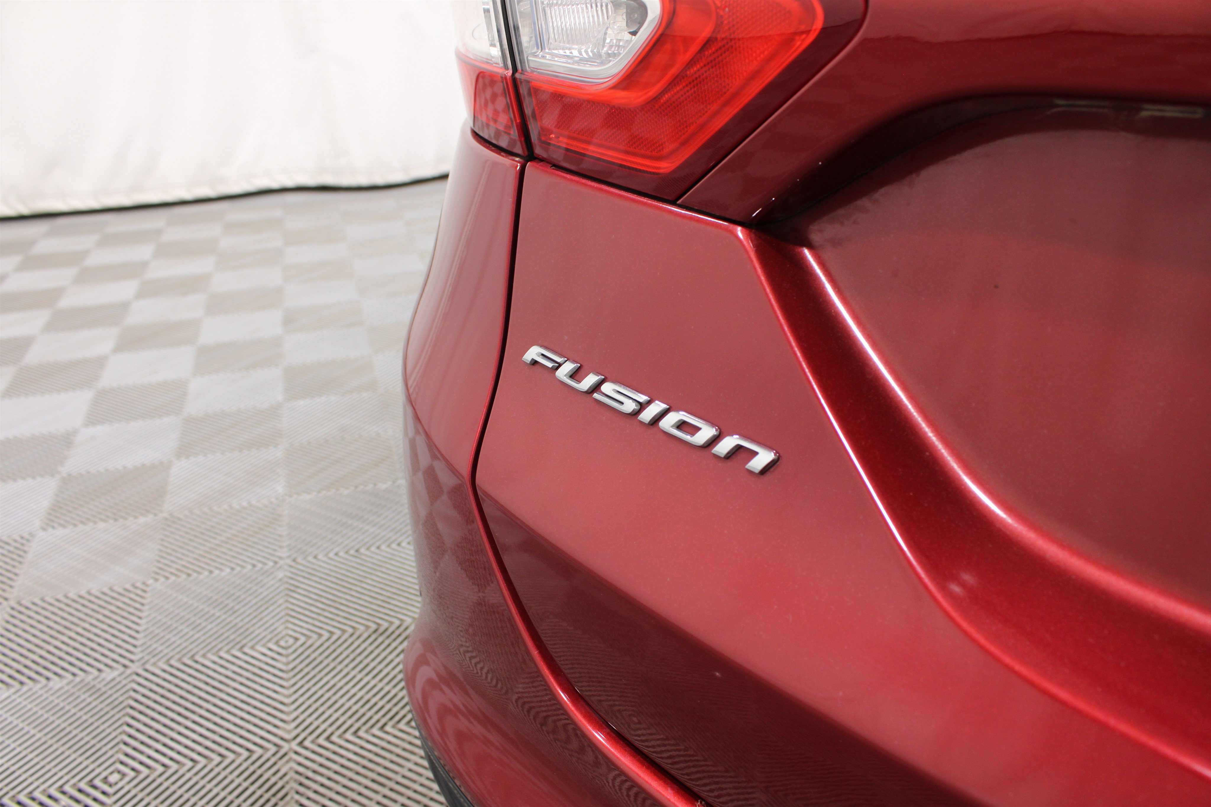 Used 2016 Ford Fusion Titanium FWD image 29