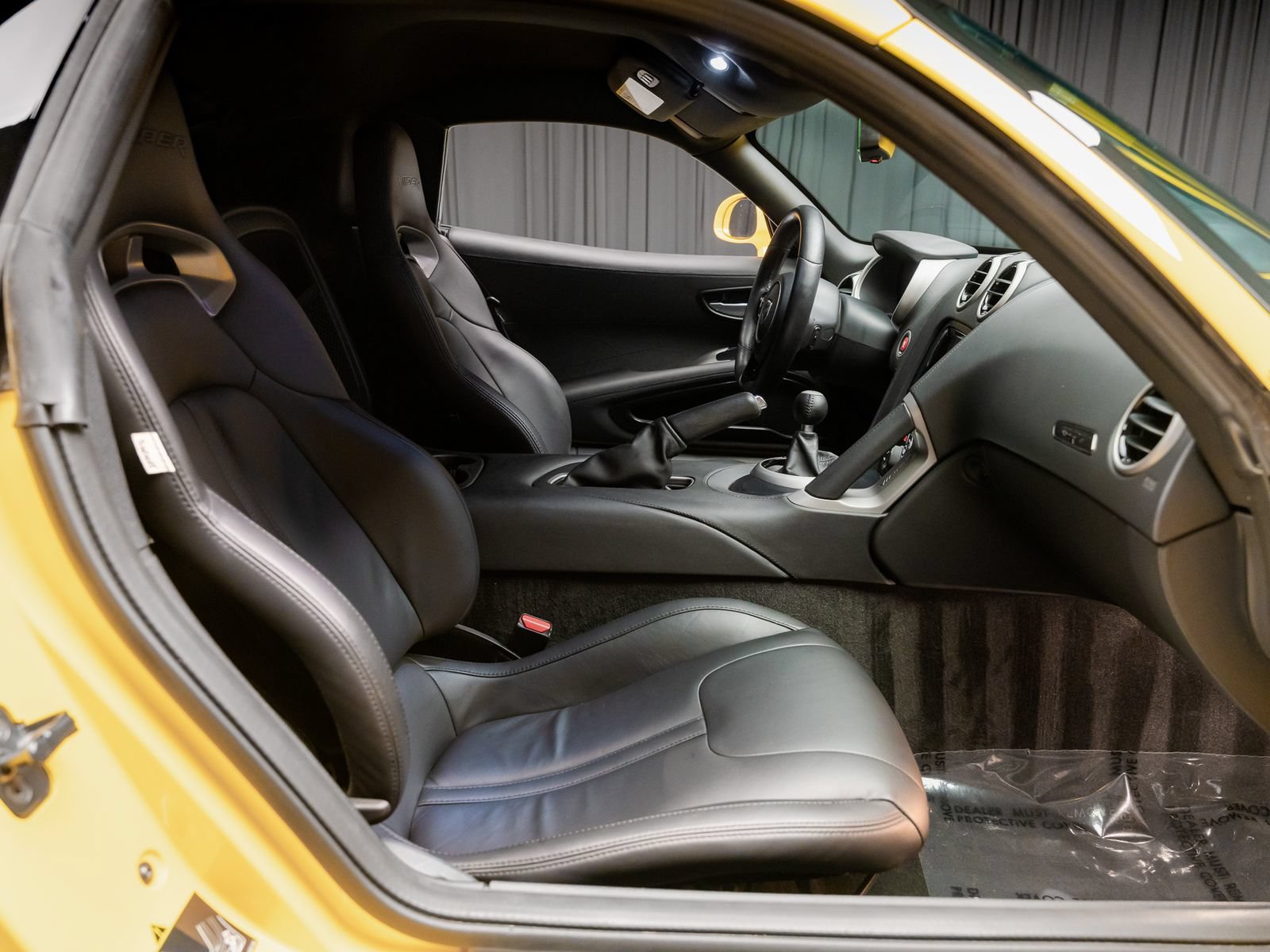 Used 2014 SRT Viper SRT-10 w/ Grand Touring Package RWD image 50