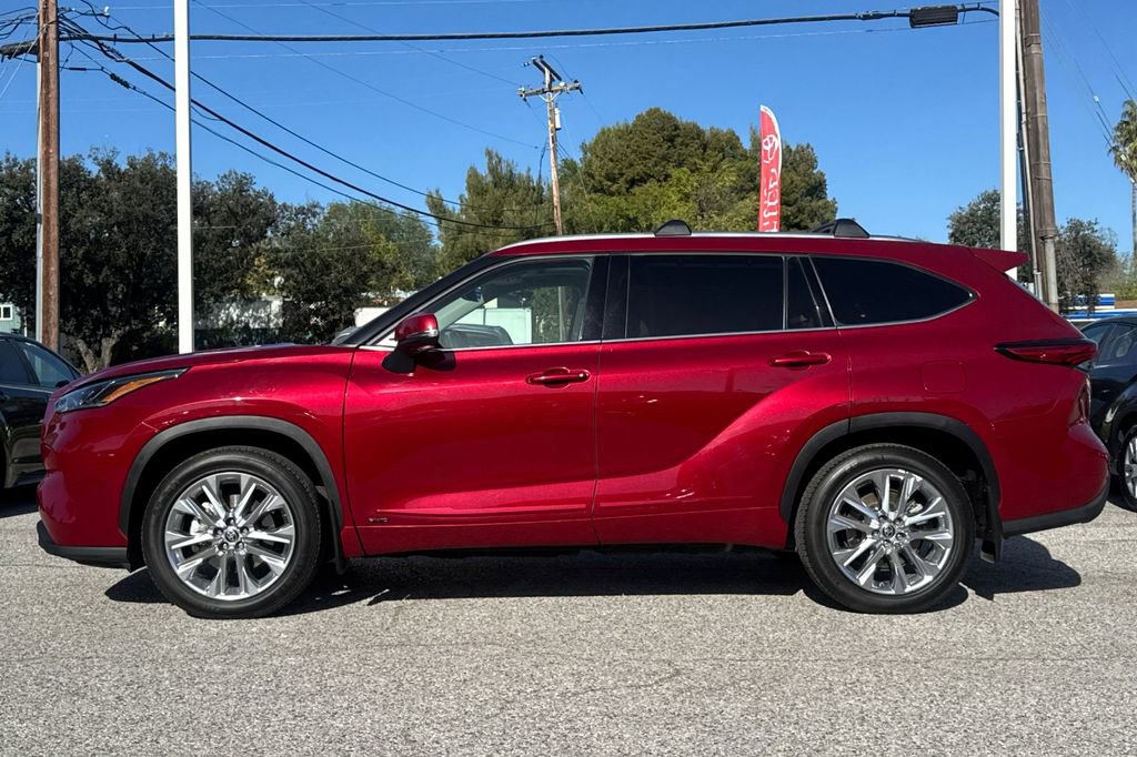 Used 2022 Toyota Highlander Limited AWD/4WD image 6