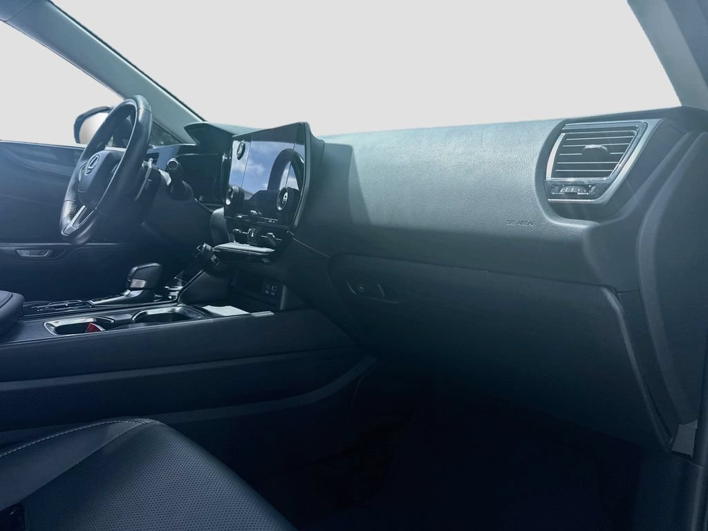 Used 2024 Lexus NX 250 FWD w/ Towing Package (2000 Lbs) image 32