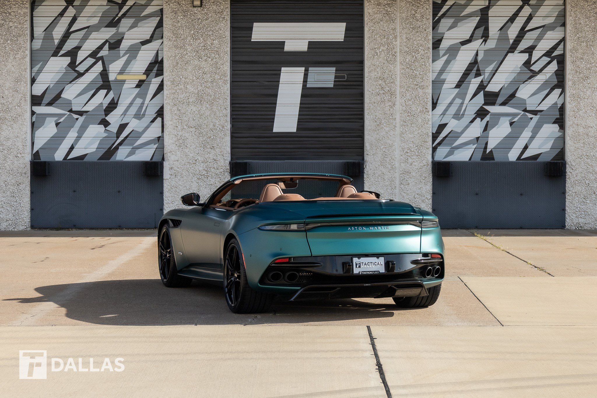 Used 2023 Aston Martin DBS Superleggera Volante RWD image 11