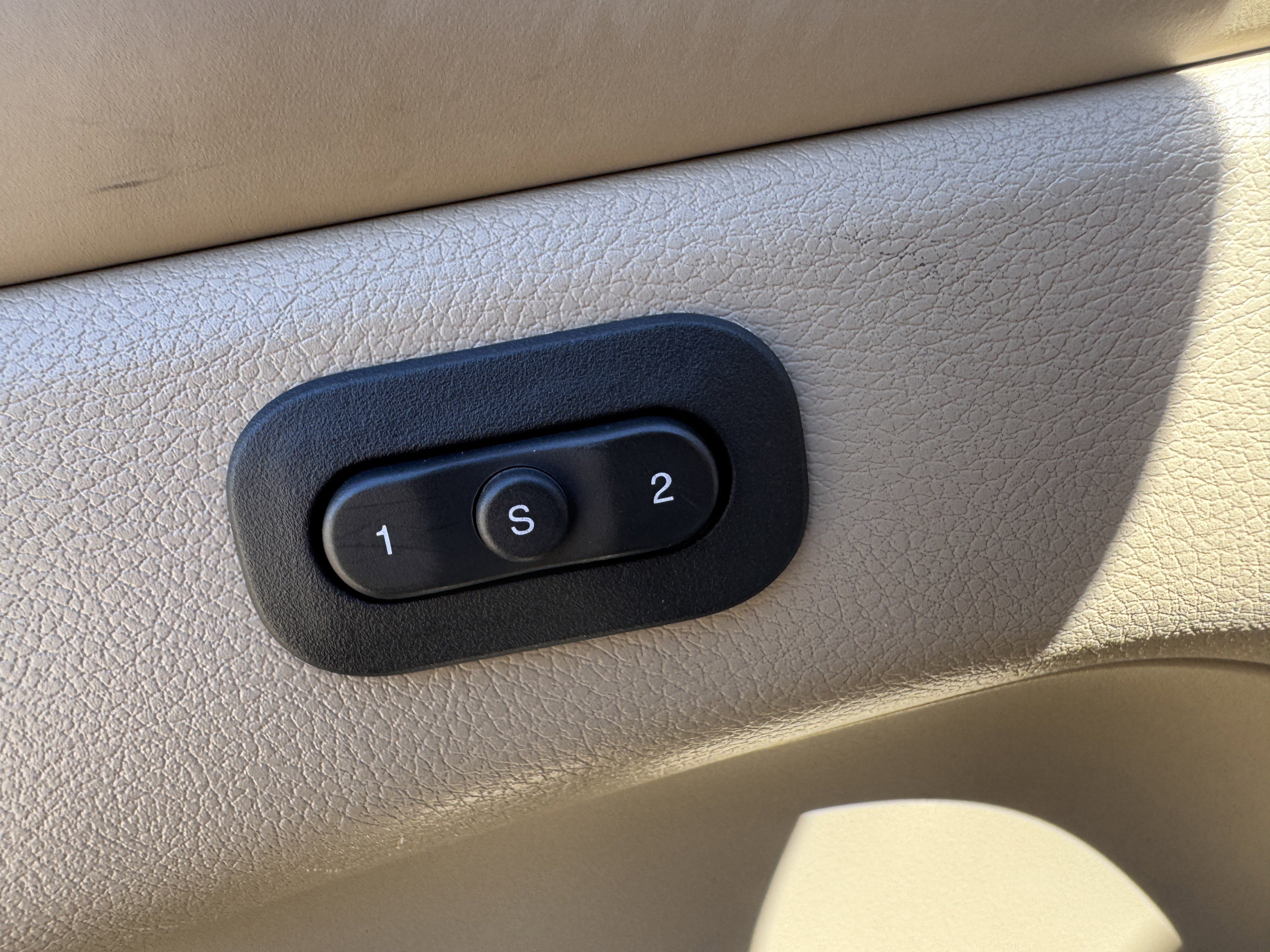 Used 2021 Jeep Grand Cherokee Overland image 10