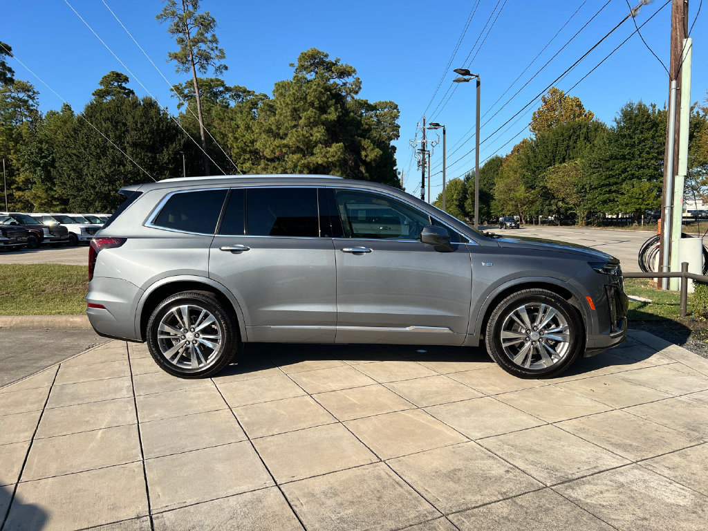 Used 2022 Cadillac XT6 Premium Luxury FWD image 4