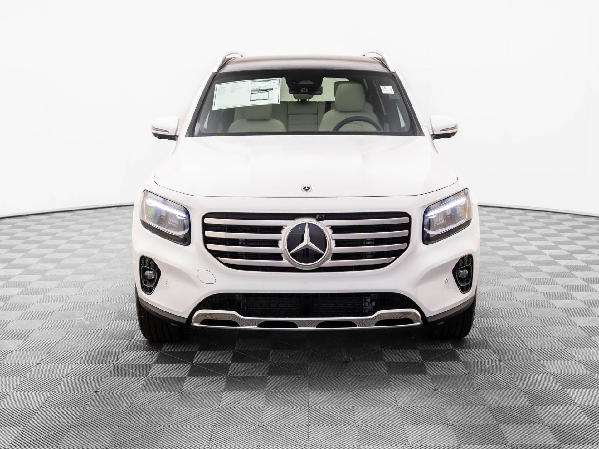 New 2026 Mercedes-Benz GLB 250 4MATIC image 9