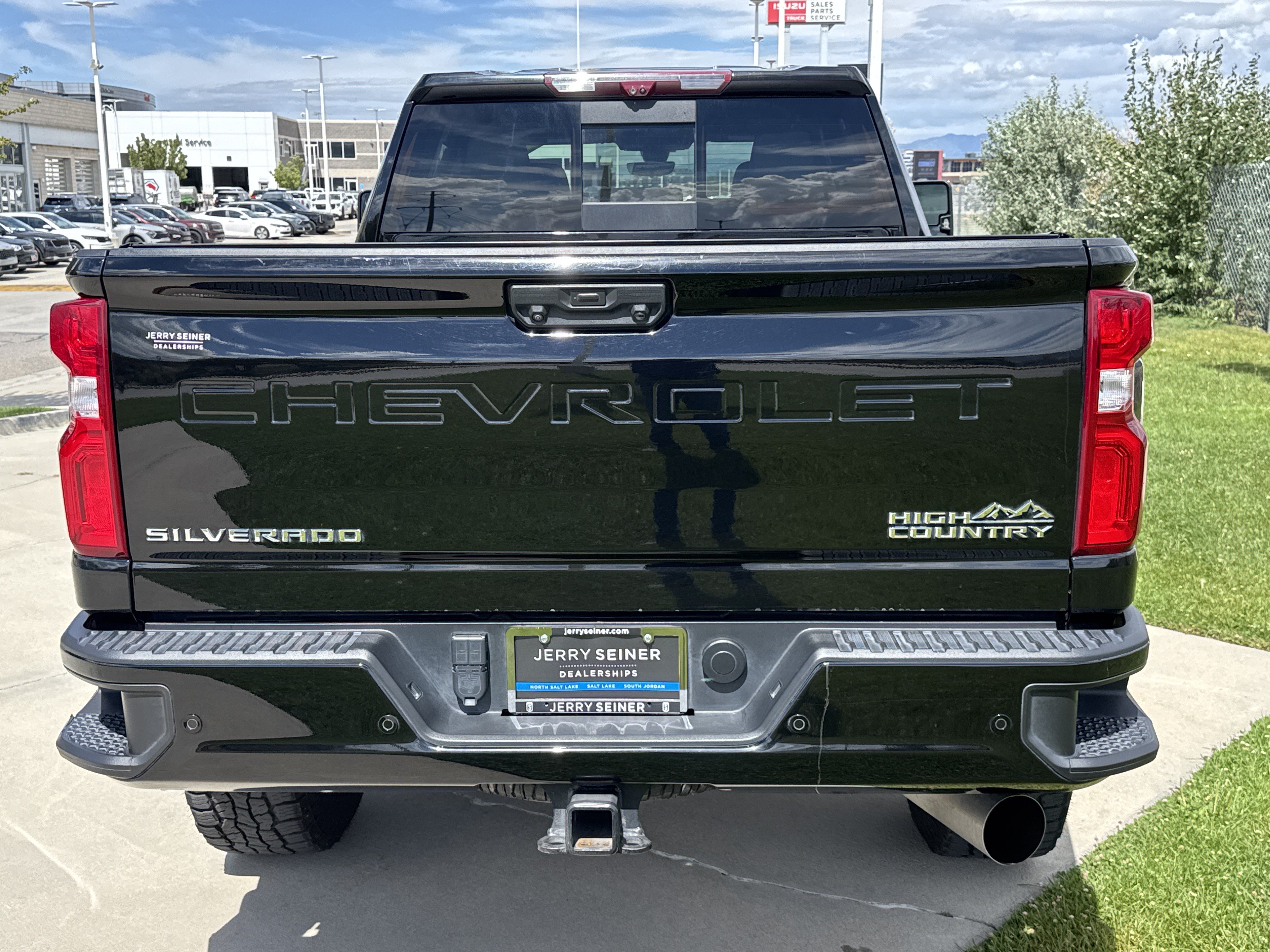 Certified 2022 Chevrolet Silverado 3500 High Country w/ Z71 Off-Road Package AWD/4WD image 4