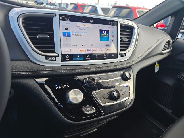 New 2026 Chrysler Pacifica Select w/ S Appearance Package FWD image 33