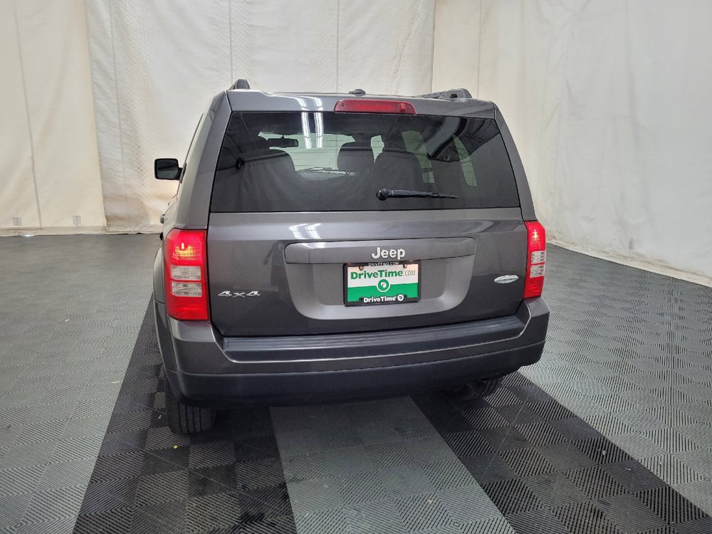 Used 2016 Jeep Patriot Latitude AWD/4WD image 6
