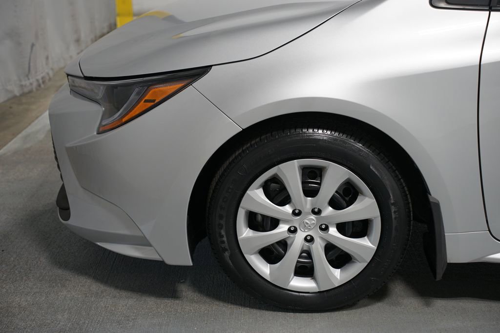 Certified 2025 Toyota Corolla LE image 5