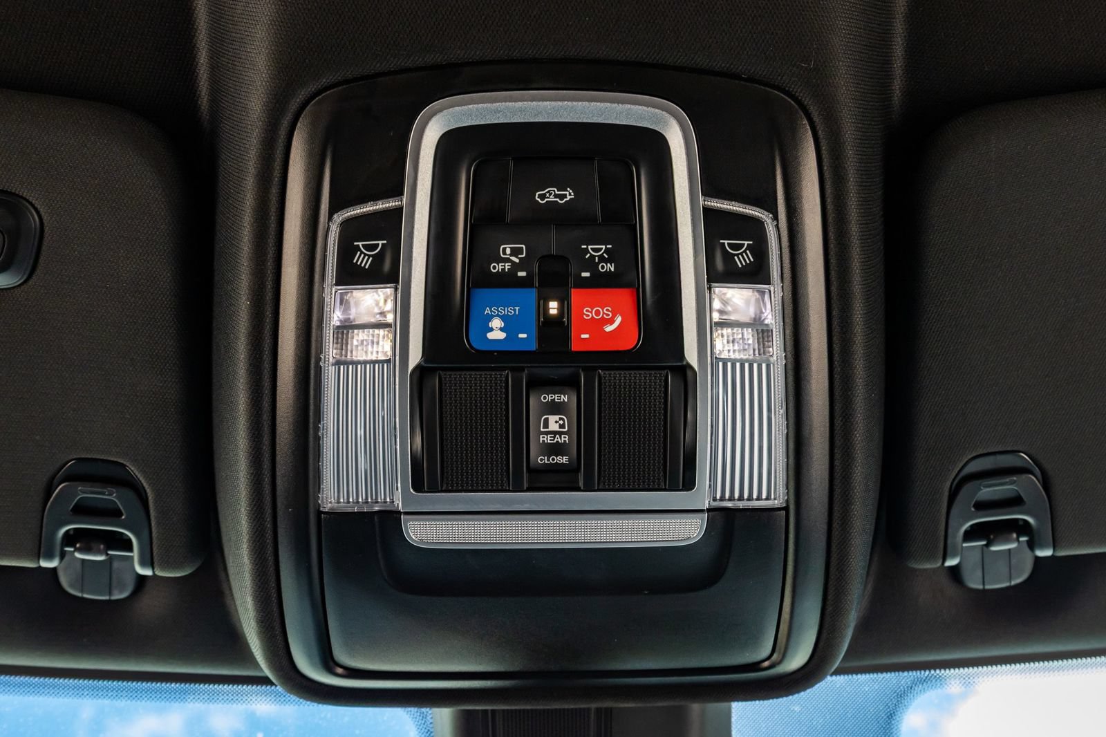 Used 2025 RAM 1500 Laramie w/ Sport Appearance Package AWD/4WD image 30