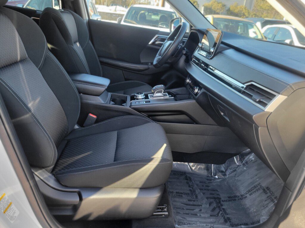 Used 2022 Mitsubishi Outlander ES image 9