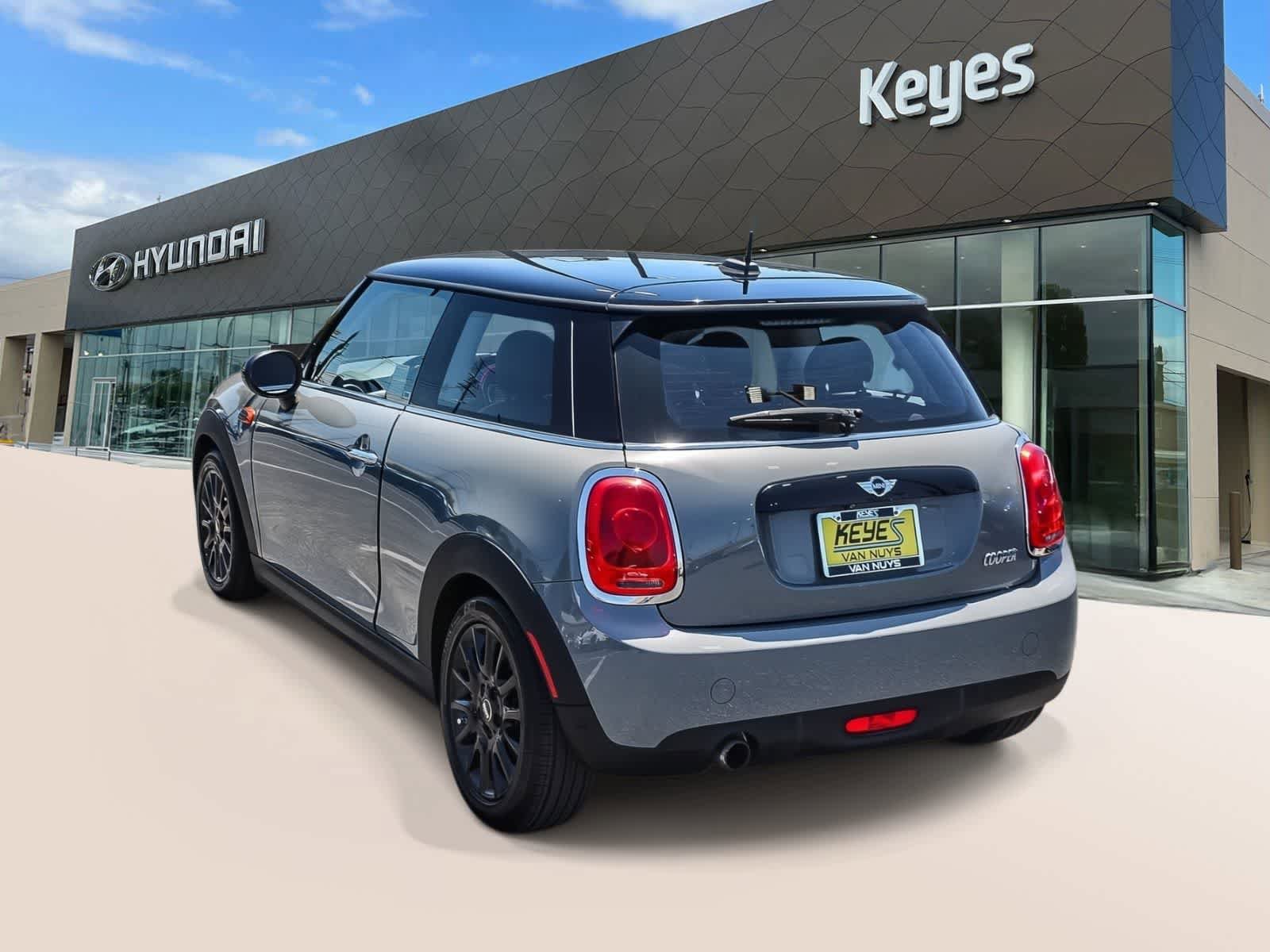 Used 2017 MINI Cooper 2-Door Hardtop FWD image 7