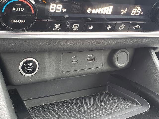 Used 2023 Nissan Rogue SV image 31