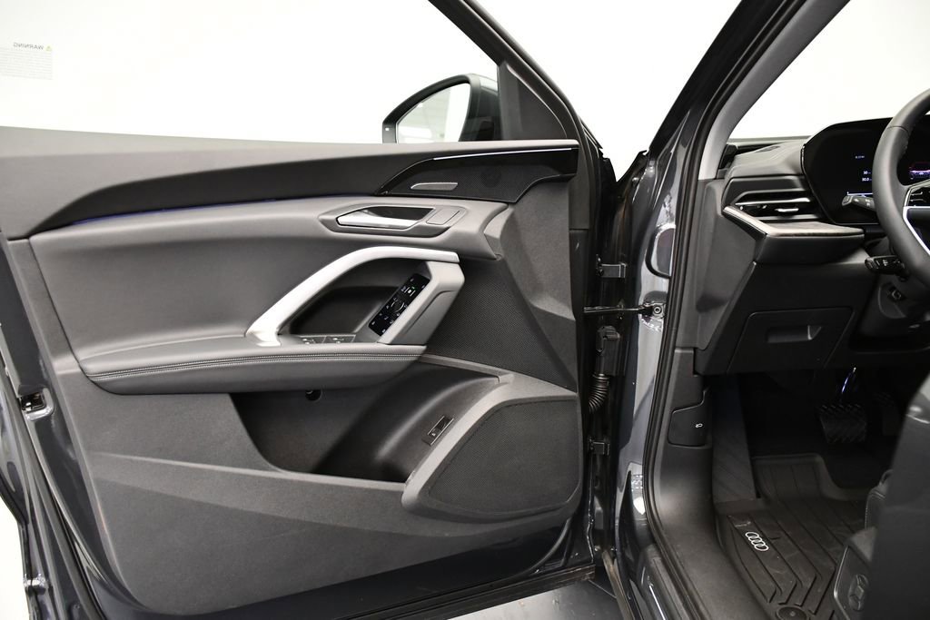 Used 2025 Audi Q5 Premium Plus w/ Premium Plus AWD/4WD image 30