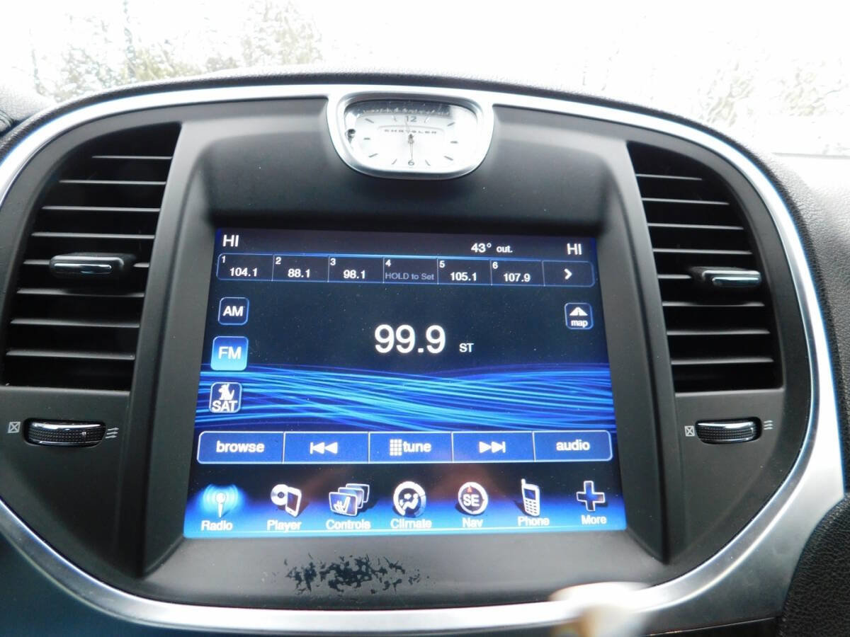 Used 2013 Chrysler 300 C w/ Light Group RWD image 11