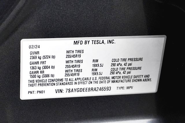 Used 2024 Tesla Model Y Long Range AWD/4WD image 42