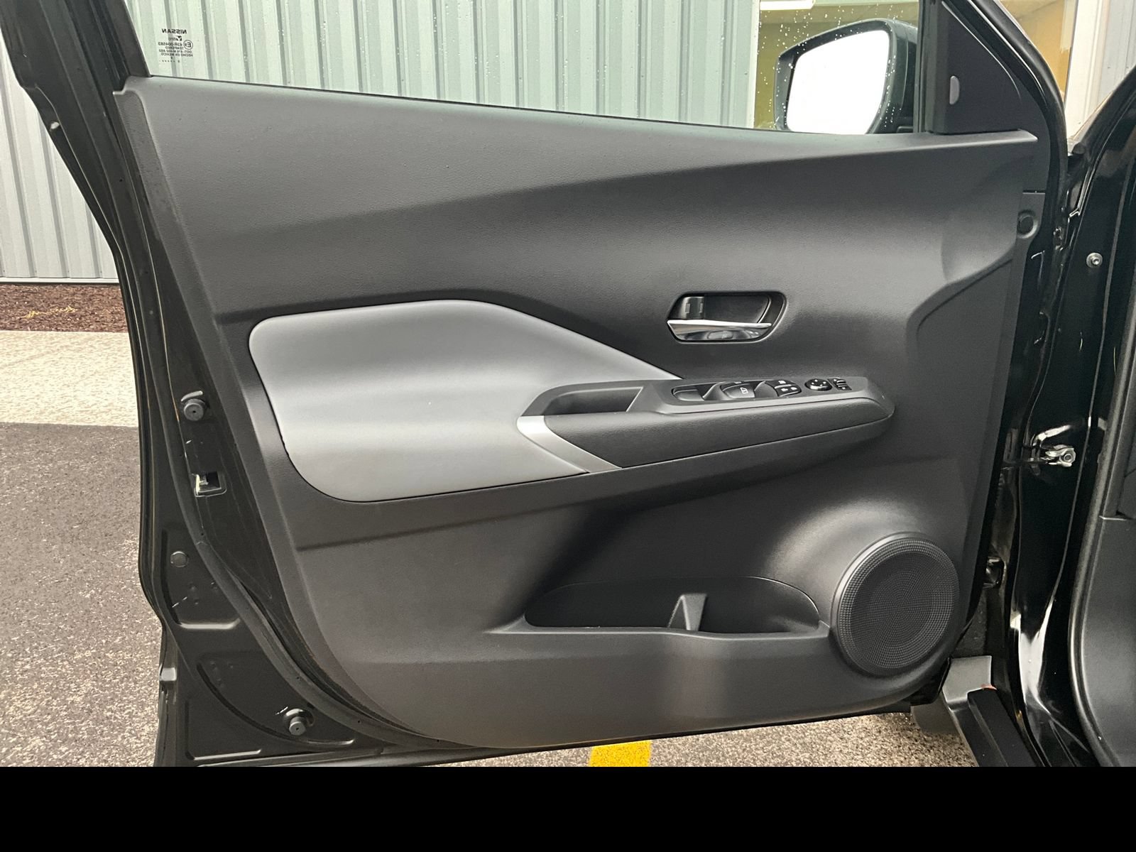 Used 2023 Nissan Kicks SR w/ SR Premium Package FWD image 23