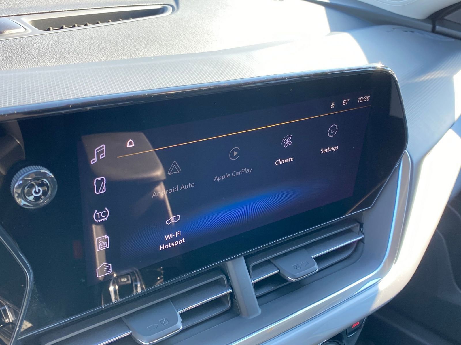 Used 2025 Chevrolet Trax LT w/ LT Convenience Package image 21