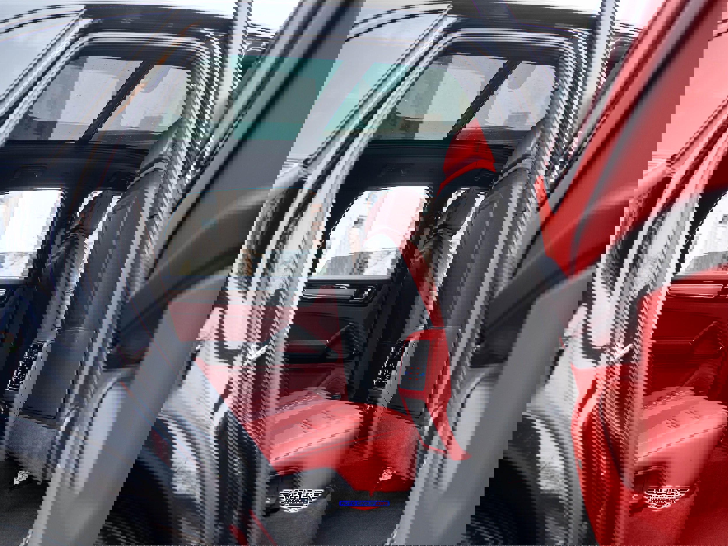 Used 2022 Porsche Cayenne Platinum Edition image 19