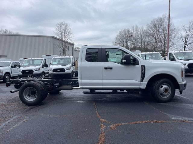 New 2026 Ford F350 XL w/ XL Chrome Package RWD image 27