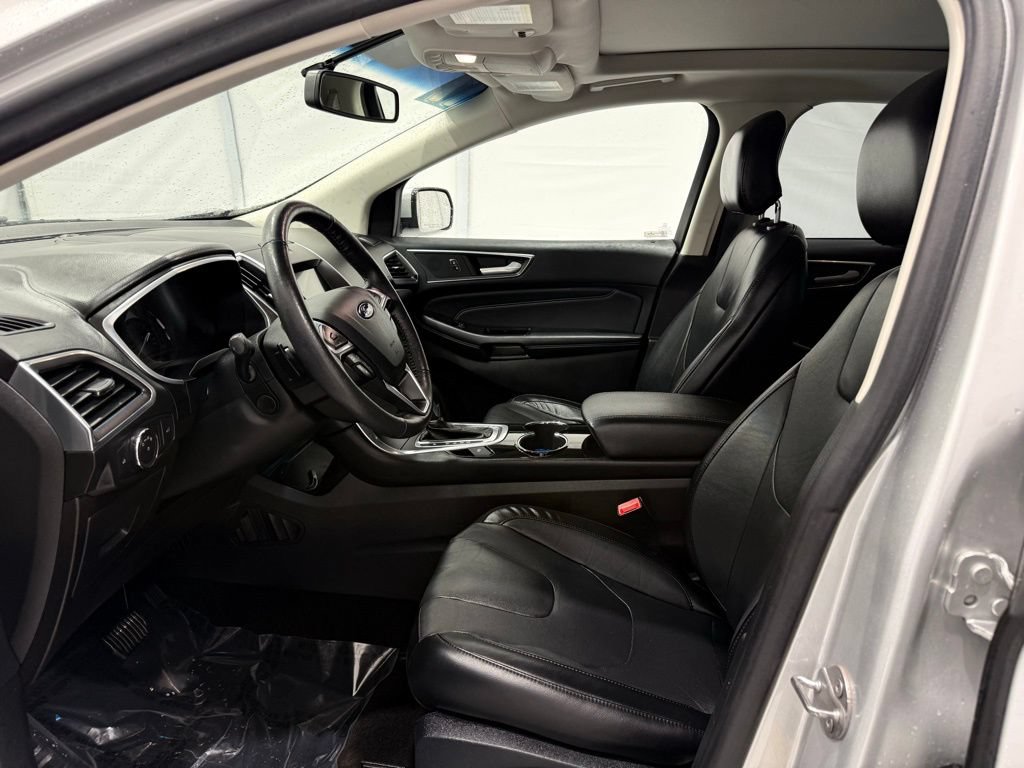Used 2017 Ford Edge Titanium w/ Equipment Group 301A AWD/4WD image 14