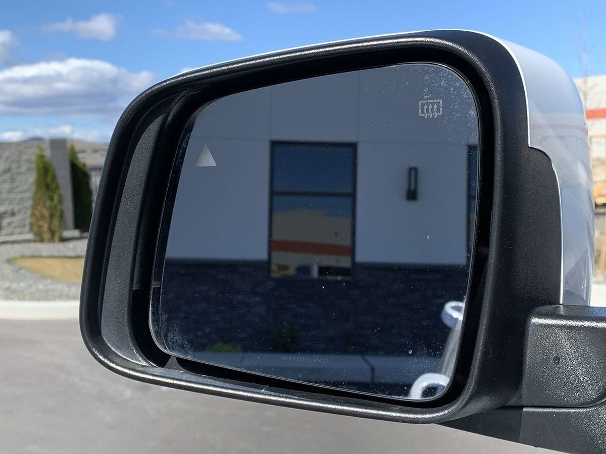Used 2019 Jeep Grand Cherokee Laredo AWD/4WD image 14
