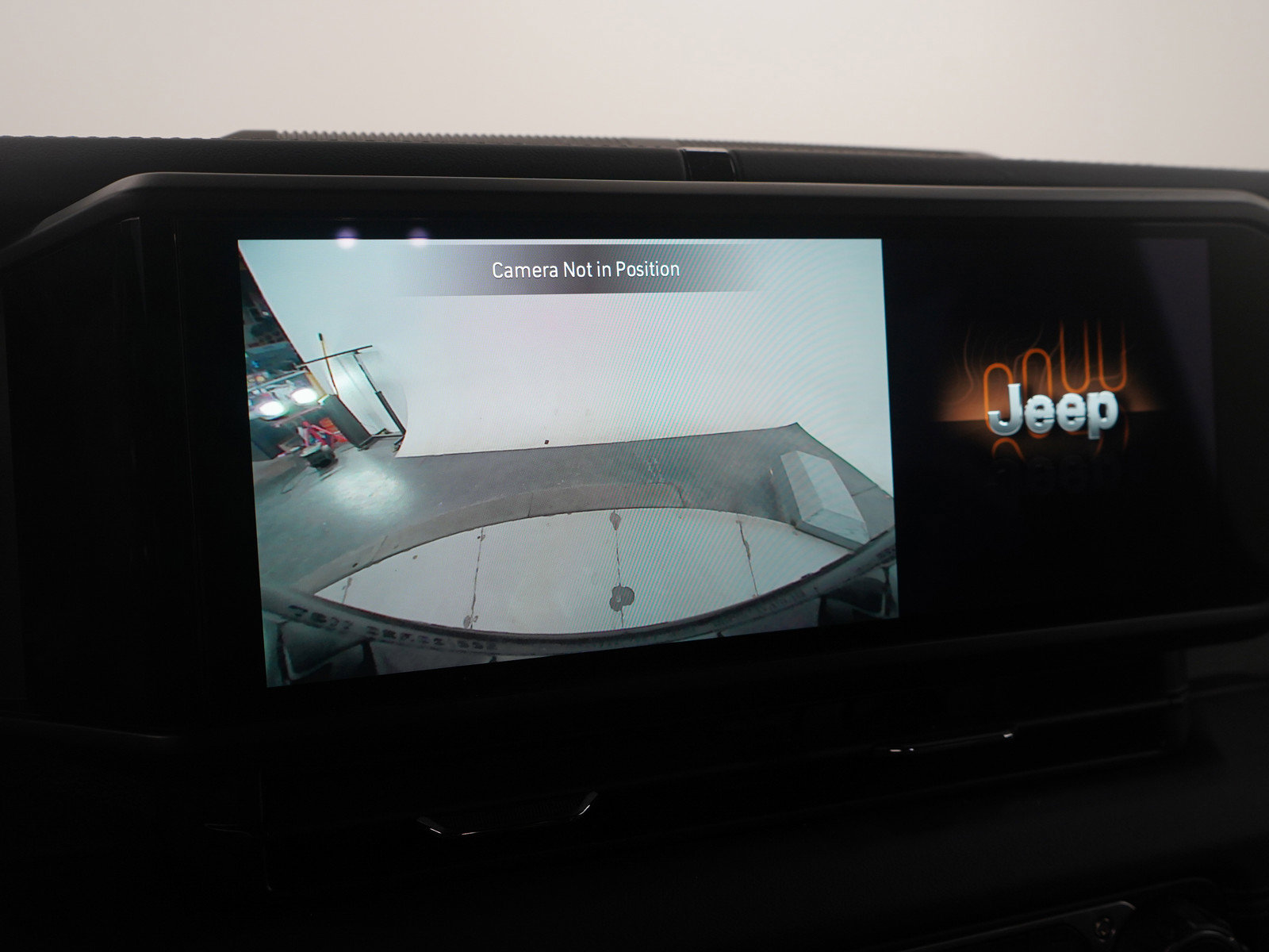 Used 2025 Jeep Wrangler Unlimited Sahara w/ Safety Group image 21