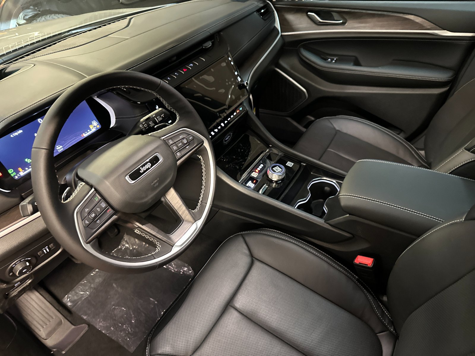 New 2026 Jeep Grand Cherokee Limited AWD/4WD image 9