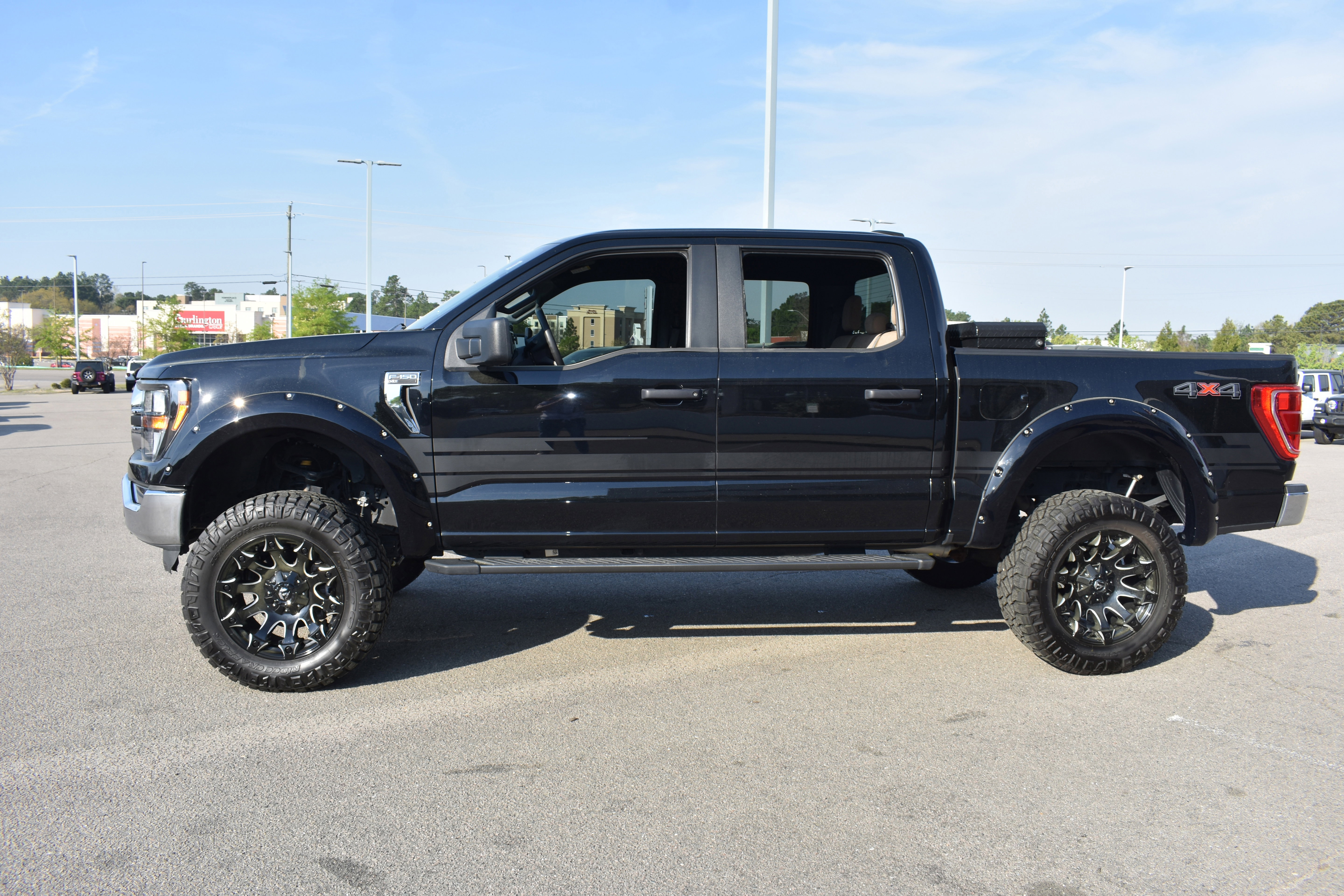 Used 2023 Ford F150 XLT image 6