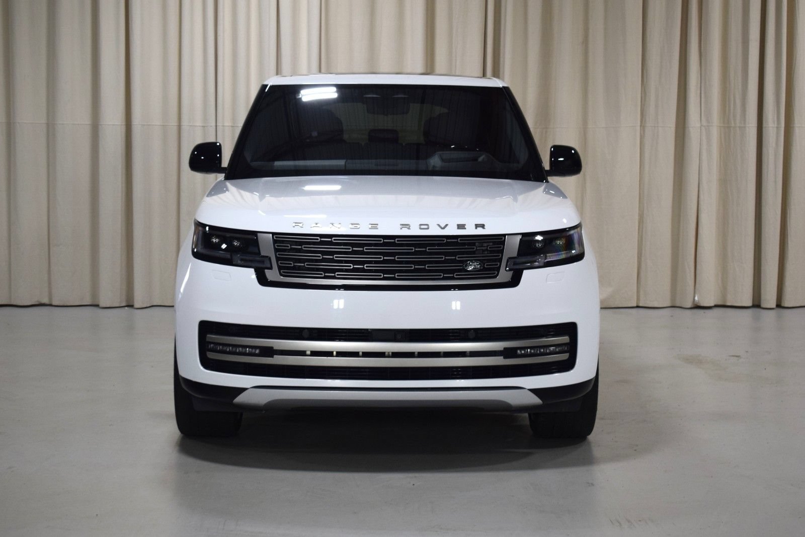 Used 2023 Land Rover Range Rover SE AWD/4WD image 8