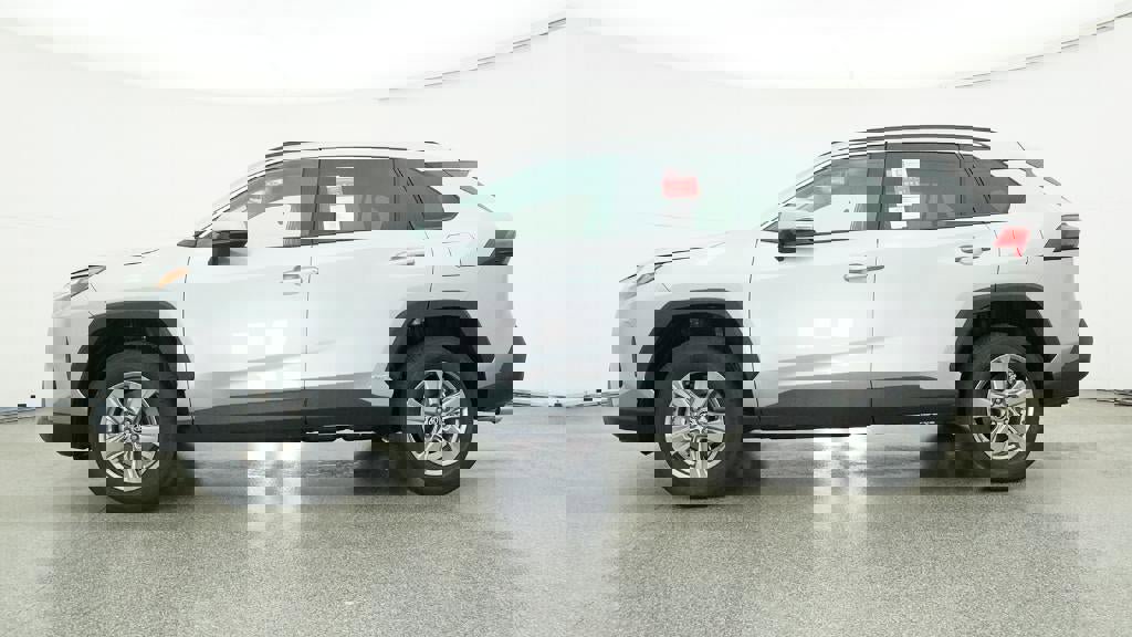 New 2025 Toyota RAV4 XLE image 27