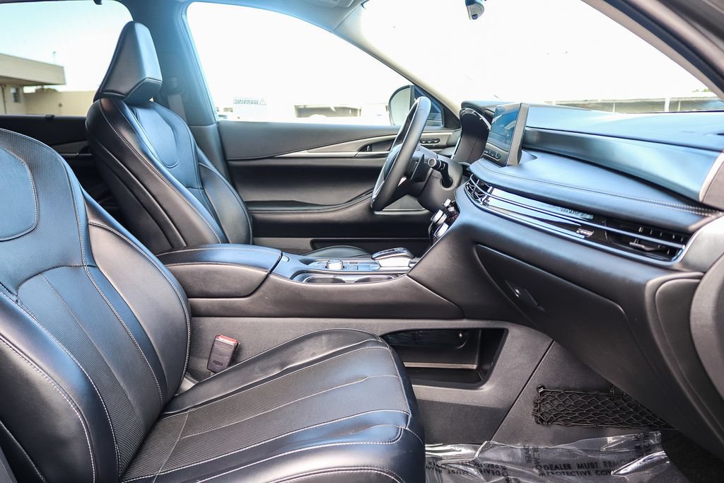 Certified 2023 INFINITI QX60 Luxe w/ Cargo Package FWD image 16